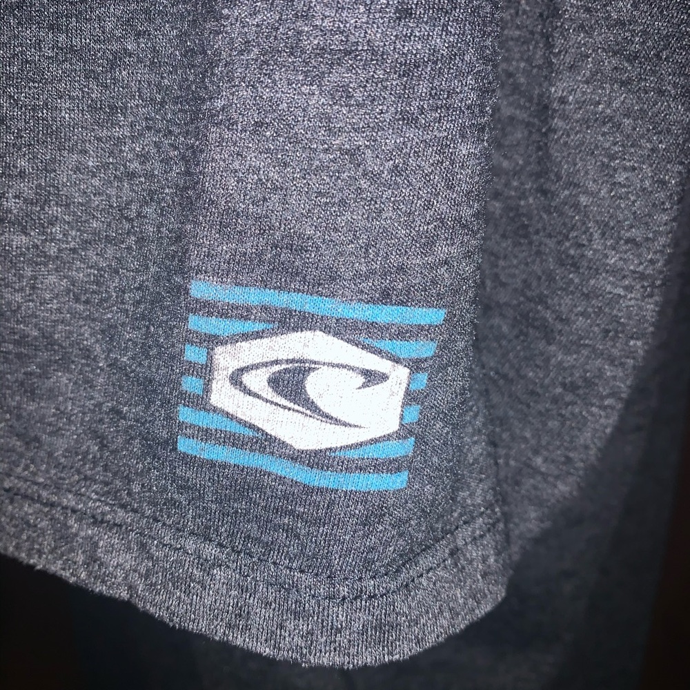 Shirt - Picture 3 of 4